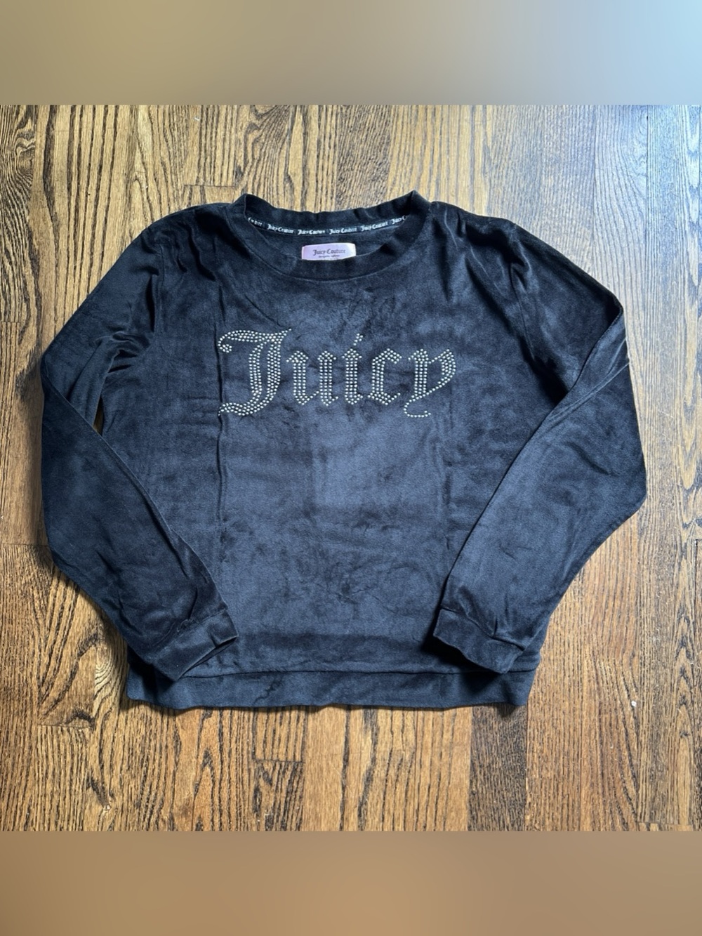 Juicy Couture Women's M Black Velour Rhinestone Logo Top Y2K Style Sleepwear
